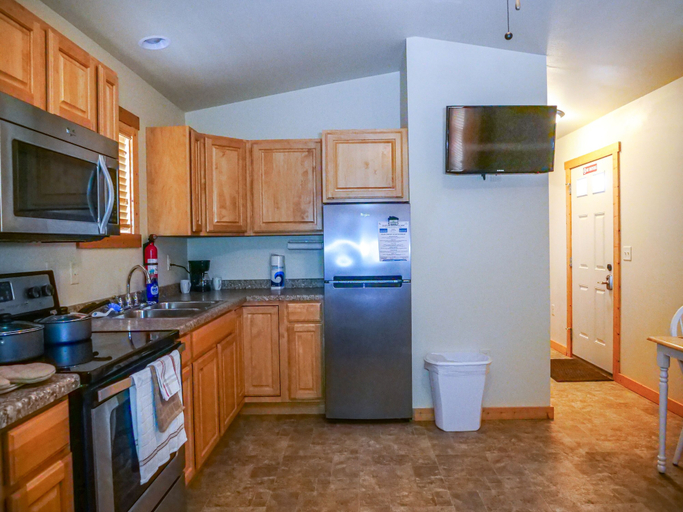 Others 5, Custom Touch Village - Midland, Midland