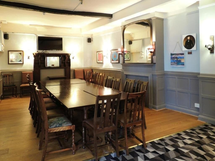 Others 5, Bacon Arms, West Berkshire
