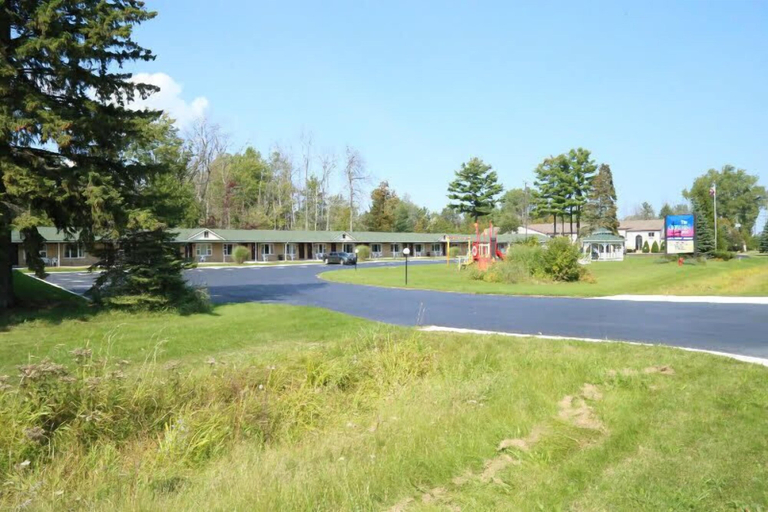 Exterior & Views, Crows Nest Inn Tawas, Lake Hurron