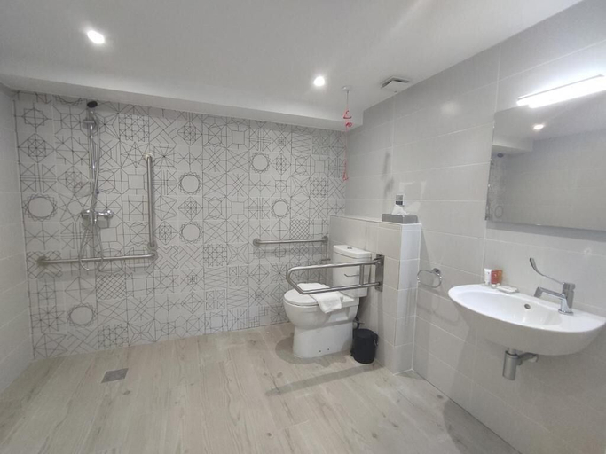 Bathroom 3, G Hotel by JL, St Julian's