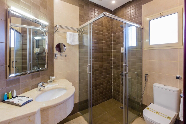 Bathroom 5, Sun Park Hotel Suites, Jeddah