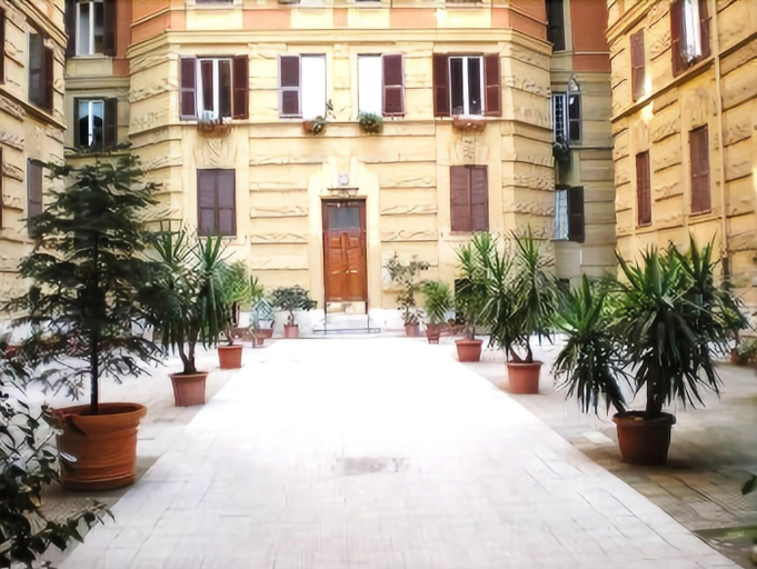 Exterior & Views 2, Casa di Ele, Rome