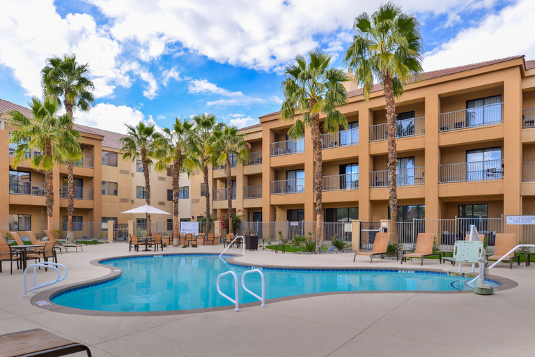 Sport & Beauty 2, Courtyard by Marriott Palm Desert, Riverside