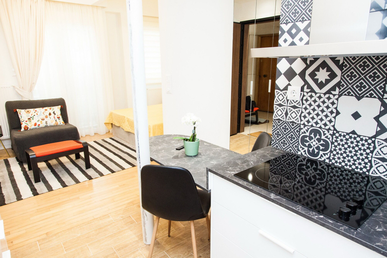 Others 5, Great Studio In Central Athens, Attica