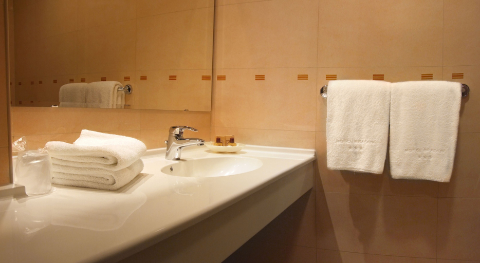 Bathroom 3, Hotel Brasov, Brasov