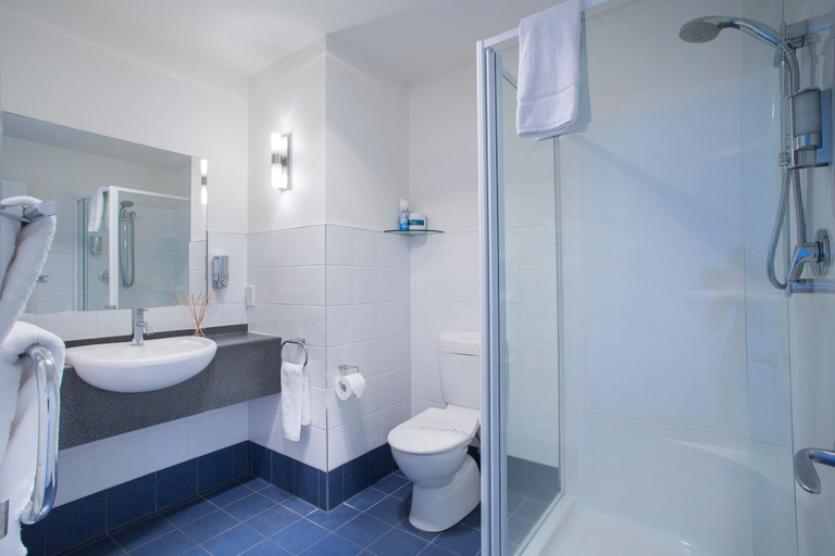 Bathroom 4, Harbourside Lodge, Nelson