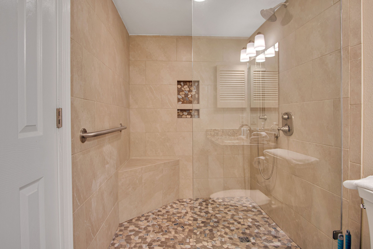 Bathroom 4, Maddie's Way, Nueces