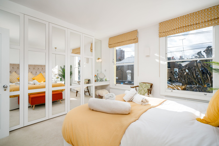Bedroom 2, JOIVY Captivating 2-Bed Flat In Shepherd'S Bush, London