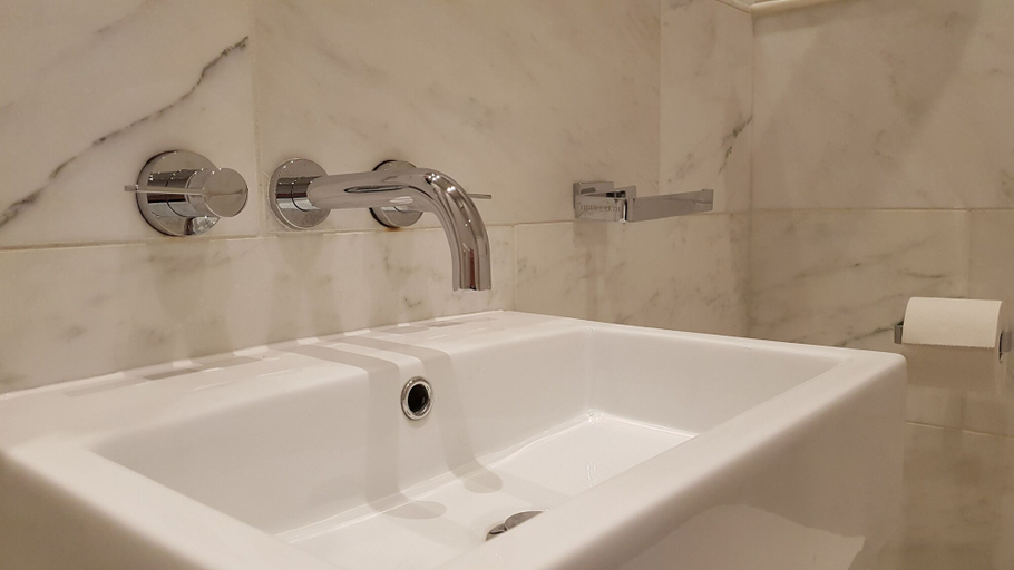 Bathroom 4, Grand Edinburgh Castlehill Apartment, Edinburgh