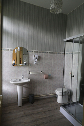 Bathroom 5, Domaine de Champ rose, Charente