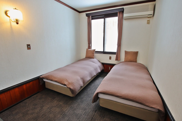 Bedroom 5, EternalFlame, Hakuba