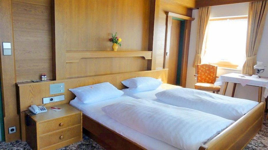 Bedroom 4, Hotel Sonnleiten, Traunstein