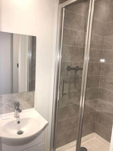 Bathroom 3, Winter Gardens Service Apartments, Blackpool