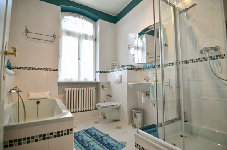 Bathroom 3, Altes Pfarrhaus Gondershausen, Rhein-Hunsrück-Kreis
