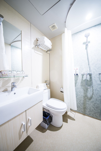 Bathroom 4, MG Hotel - St. Michael's Cathedral, Qingdao, Qingdao
