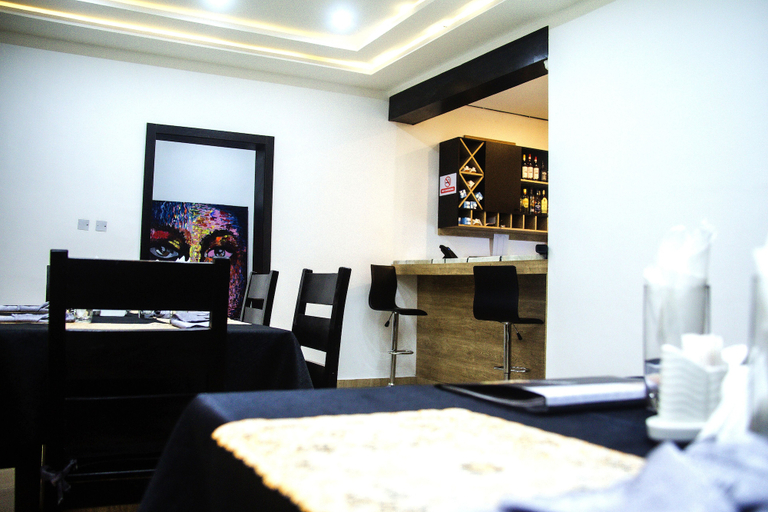 Food & Drinks 5, Hotel Capitol, Ikeja