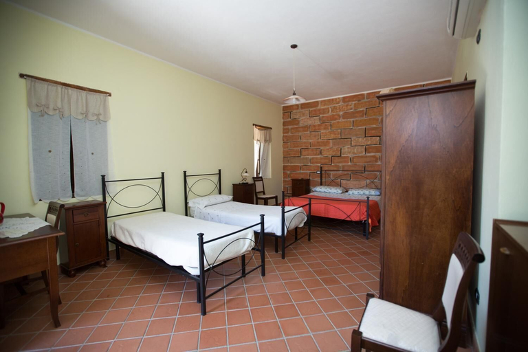 Bedroom 3, La Casa Del Priore, Messina