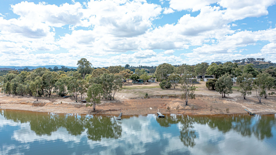 Mansfield Lakeside, Mansfield