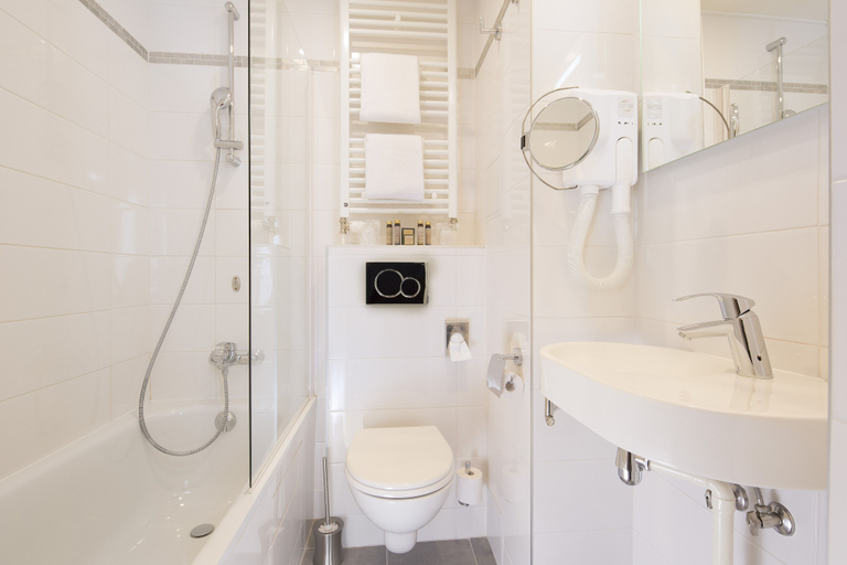Bathroom 4, Hotel Des Arts Paris Montmartre, Paris