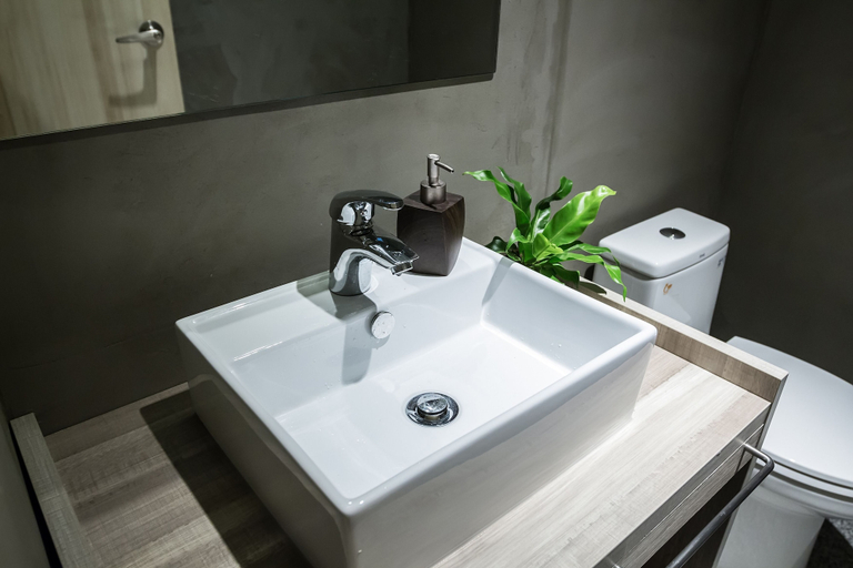 Bathroom 5, Shao Guang 188, Nantou