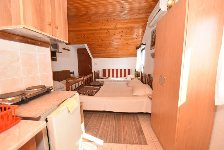 Bedroom 3, Malovic Apartments