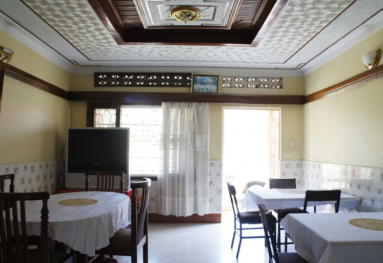 Food & Drinks 4, Keba Inn, Busiiro