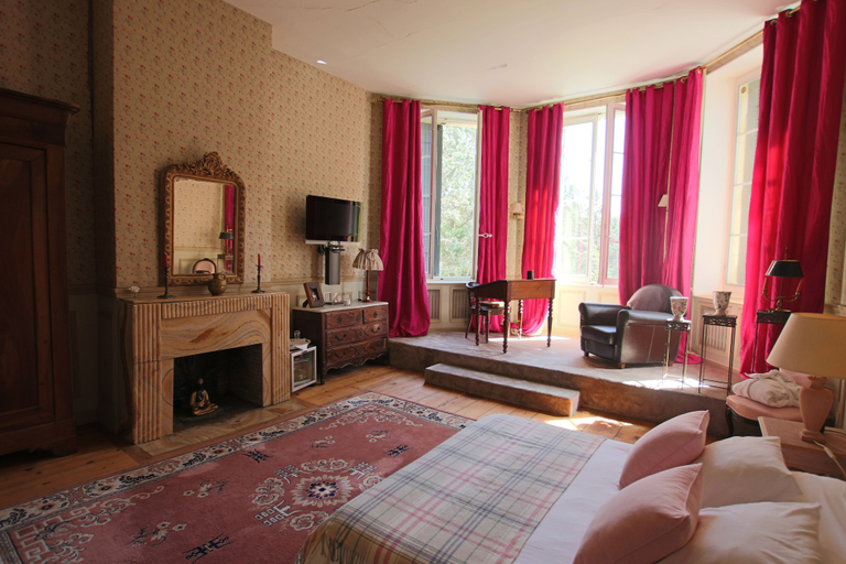Bedroom 2, Château la Moune, Gironde