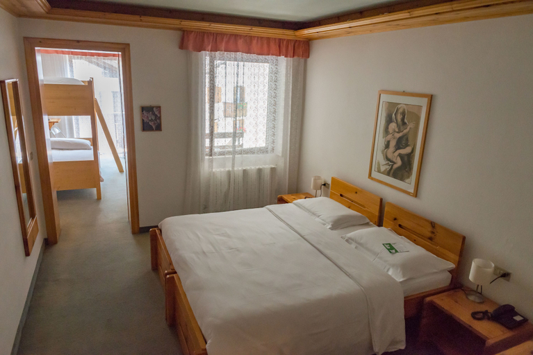 Bedroom 3, Sport Hotel Europa, Belluno