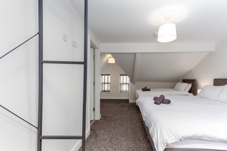 Bedroom 2, Kings Court, Blackpool