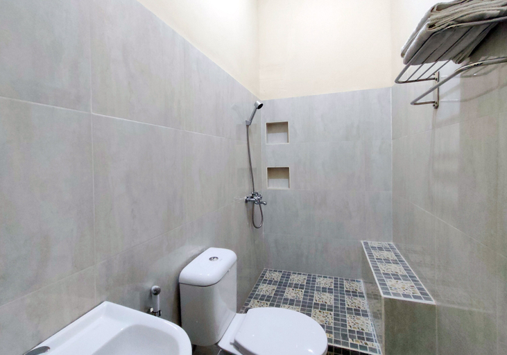 Bathroom 2, Bogor - Beautiful Room for 2 With Ac, Bogor