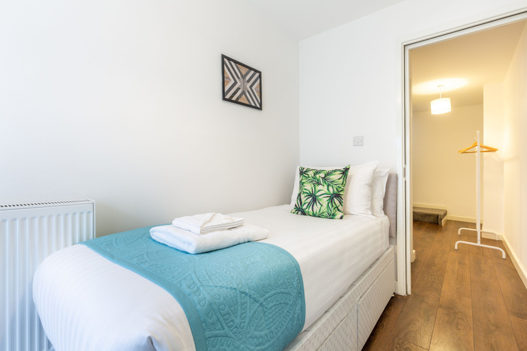 Bedroom 3, The City London Apartments, London