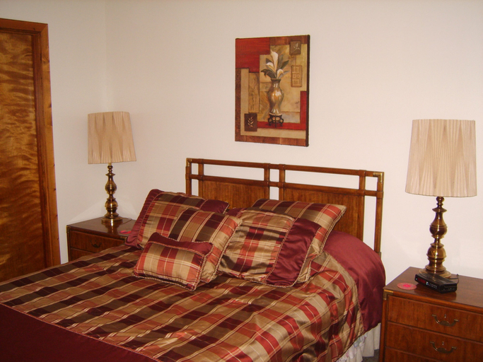 Bedroom 2, Chapel Hill InnTown, Orange