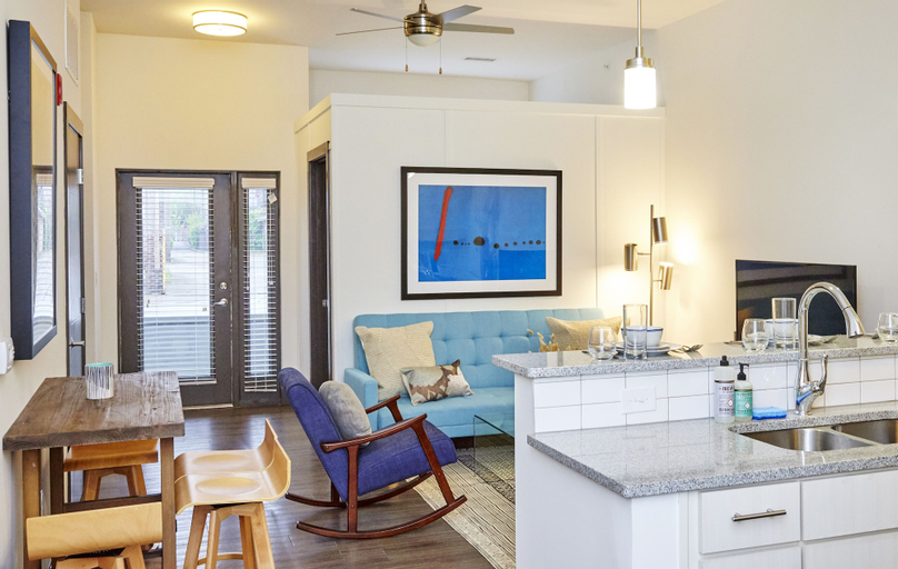 Luxury Building 3BR/2BA! Prime Downtown Mass Ave!, Marion