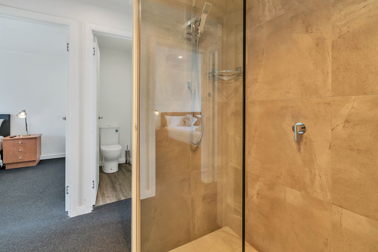 Bathroom 4, Youngtown Executive Apartments, Launceston - Pt B