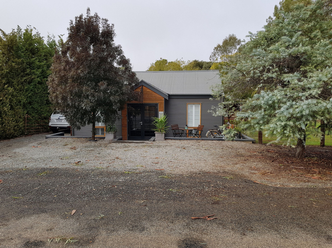 Irongate Studio, Clare and Gilbert Valleys