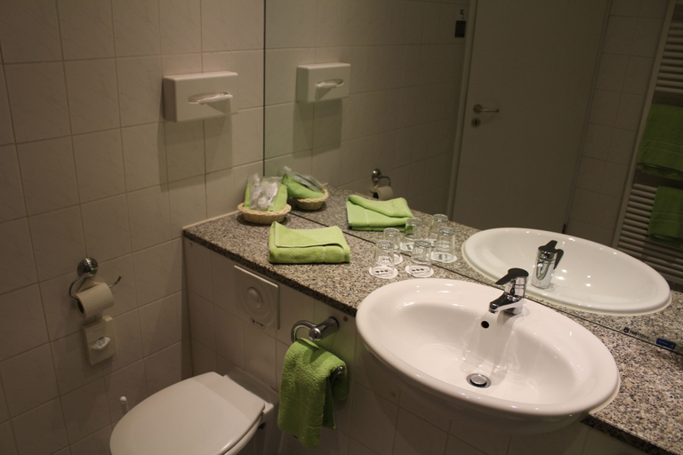 Bathroom 3, H+ Hotel Erfurt, Erfurt