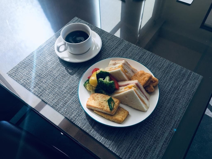 Food & Drinks 5, Hu An-The Lakeside House, Nantou