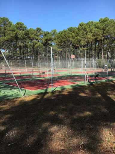 Others 5, Chalet Orange Naturiste la Jenny, Gironde
