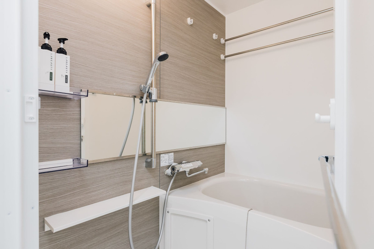 Bathroom 5, AFP Tennoji Apartment, Osaka