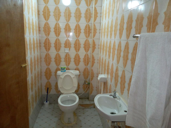 Bathroom 3, Dream World Guest House, Naivasha