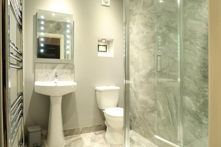 Bathroom 5, The Craft House, Plymouth