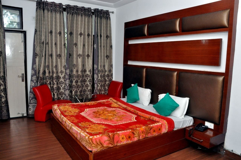 Bedroom 2, Hotel Bliss, Solan