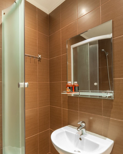 Bathroom 2, Flatsis Apartment Nauki 64, Kharkivs'ka