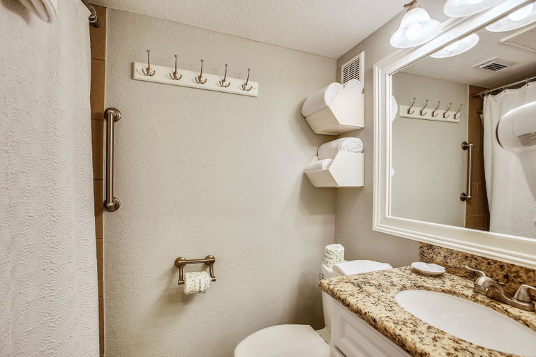 Bathroom 4, Victorian 4304-the Views!, Galveston