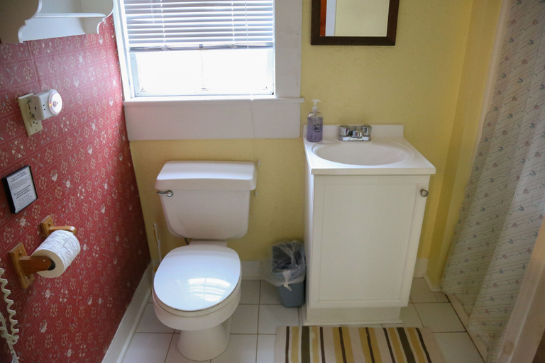 Bathroom 4, Salt Ash Inn, Windsor