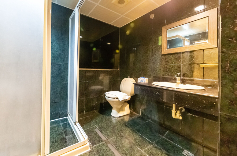 Bathroom 4, IHI Sanduo Travel Hotel, Kaohsiung