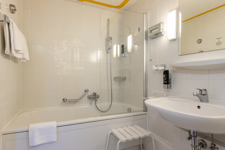 Bathroom 5, TRIP INN Hotel Aschaffenburger Hof, Aschaffenburg