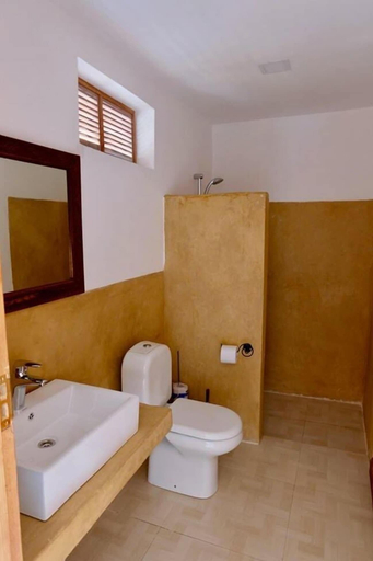 Bathroom 3, 27 Cafe Zanzibar Airport Hotel, Magharibi