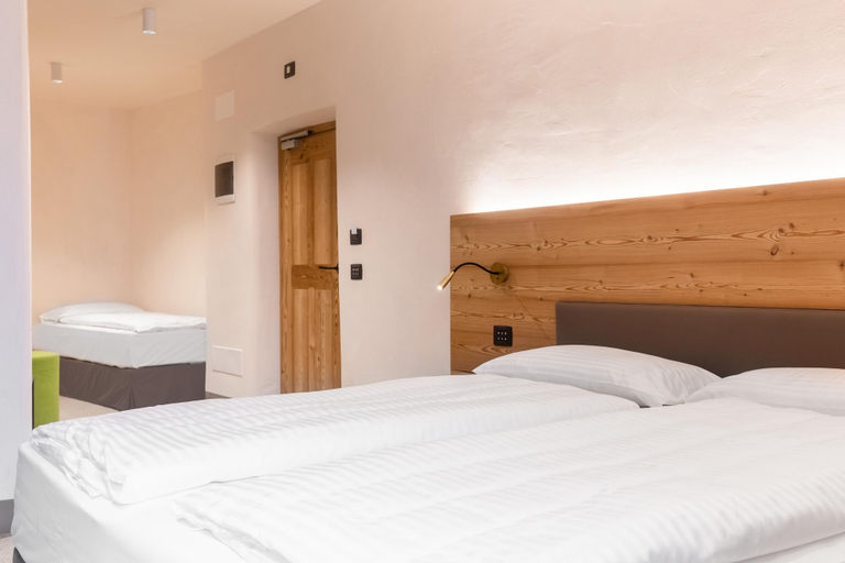 Bedroom 3, Curt di Clement Eco Mobility Hotel, Sondrio