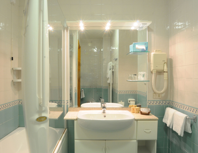 Bathroom 5, Sport Hotel Europa, Belluno